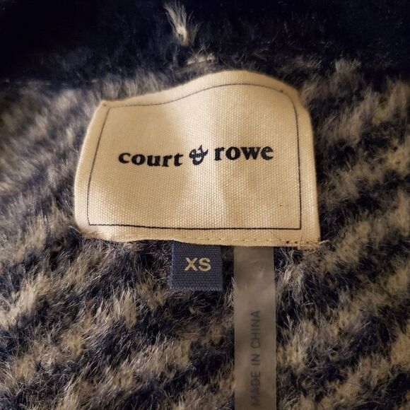 Court & Rowe Houndstooth Eyelash Knit Cardigan - Picture 10 of 12